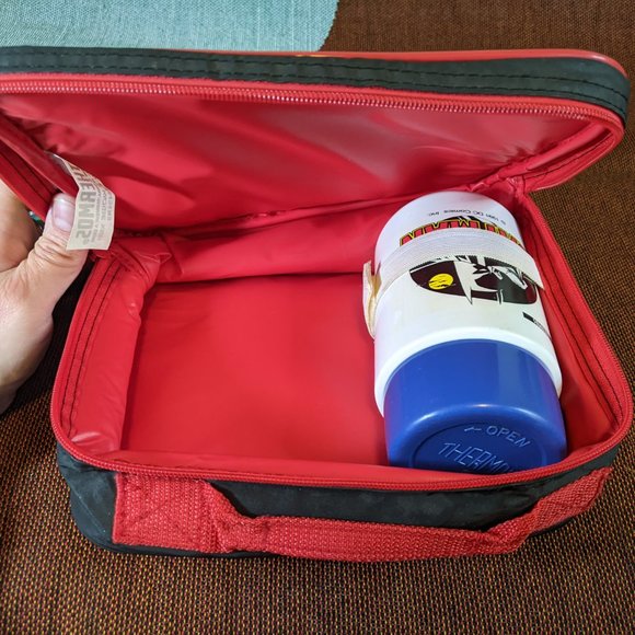 Price Firm: Vintage 1991 "Batman the Dark Knight" Soft Vinyl Lunch Box & Thermos - Picture 2 of 5